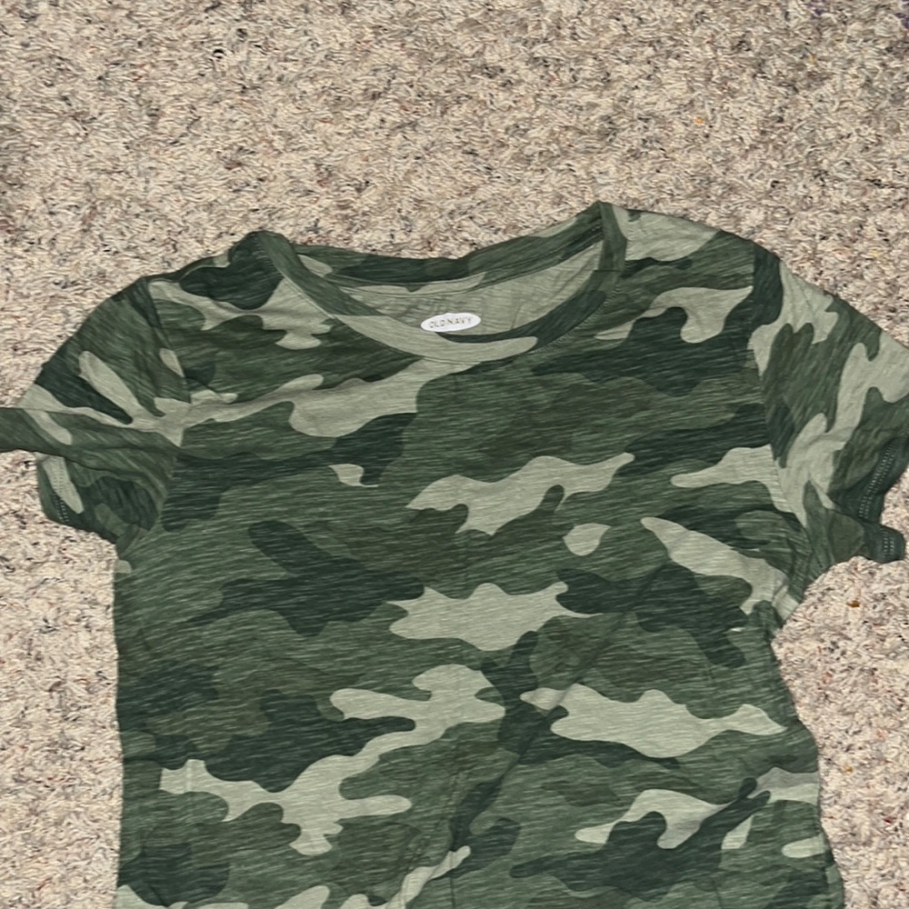 women’s camo tee